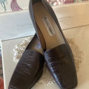 New Aigner   Brown Leather  Loafers 71/2.  Clean botton, slip ons.